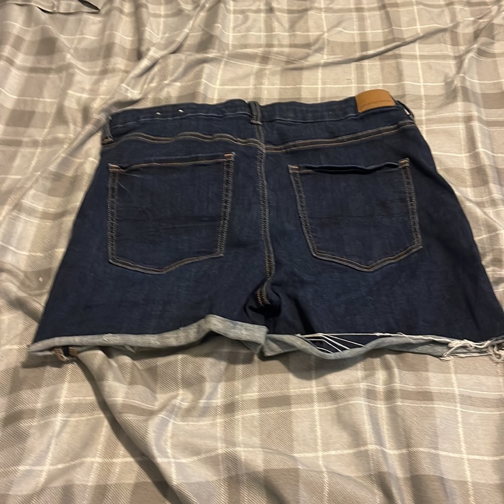 AE SHORTS - Picture 2 of 2
